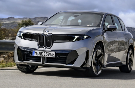 Xe điện BMW hút hàng dù khách chưa lái thử