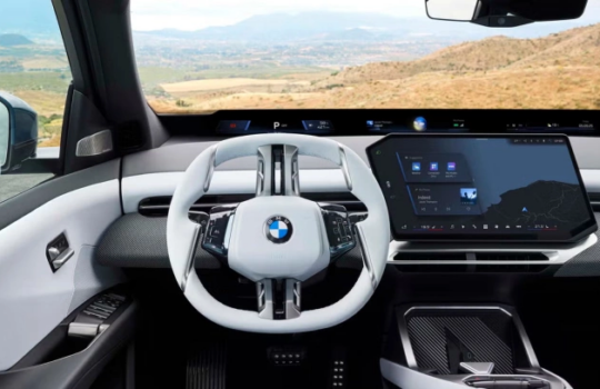 BMW biến trợ lý ảo trên ôtô thành người bạn tâm sự